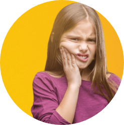 Child in pain before pediatric emergency dentistry